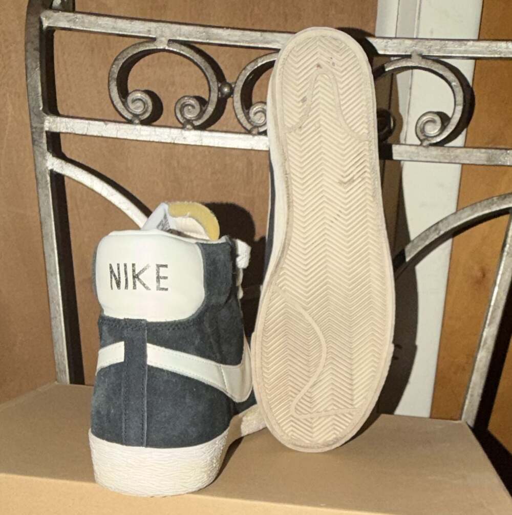Nike Blazer Mid '77 Vintage Black White Suede Retro Sneakers